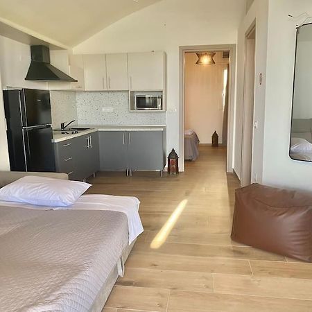 Ocean Sun 4 Apartment ฟิรา ภายนอก รูปภาพ