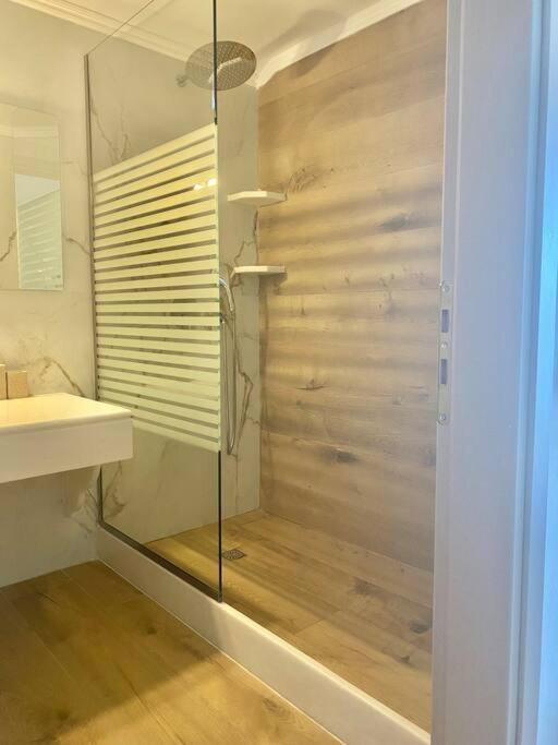 Ocean Sun 4 Apartment ฟิรา ภายนอก รูปภาพ